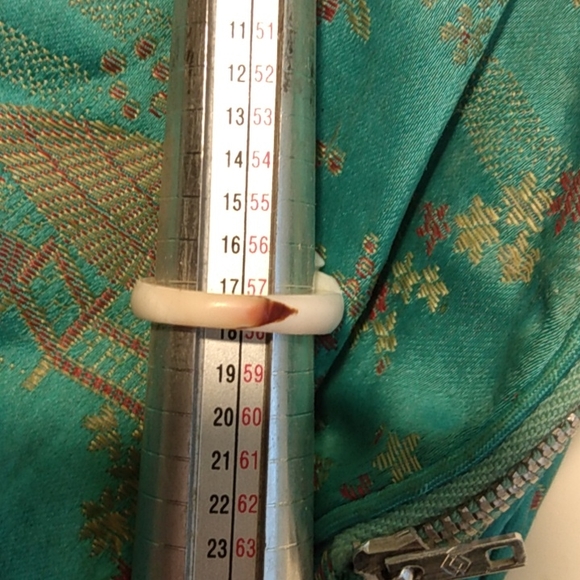 Vintage bone ring - Picture 5 of 7